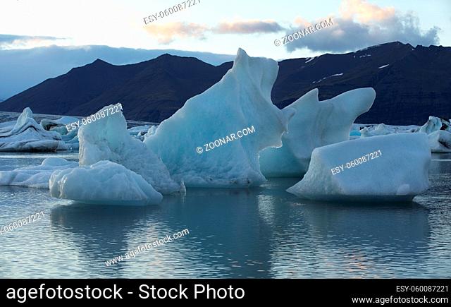 Iceberg Lagoon Jokulsarlon Iceland Filled With Glacial Icebergs
