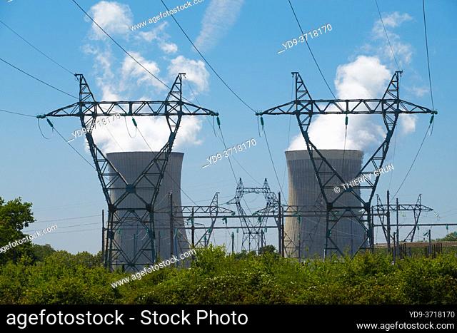 France, Loiret (45), Dampierre-en-Burly, Edf nuclear power plant (NPP) and its 400, 000 volt high voltage power lines serving to evacuate production