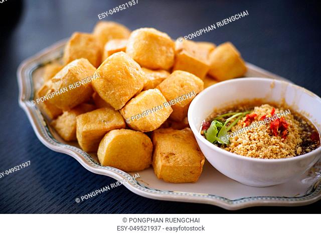 fried tofu with spicy sauce