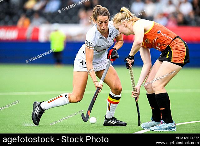 Belgium's Barbara Nelen and Australia's Amy Lawton pictured in action during a hockey game between Belgian national team Red Panthers and Australia