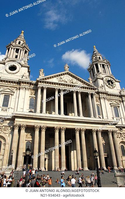 Saint Paul’s Cathedral. Main entrance, west façade. The City, London, England, Great Britain, Europe