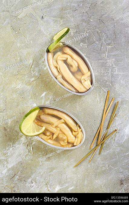 Canned razor clams with lime