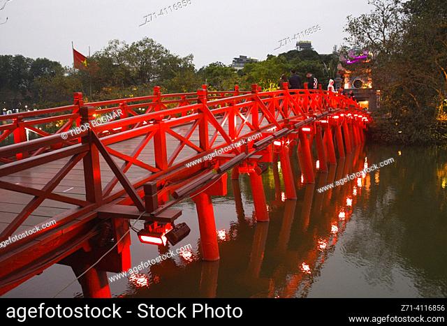 Vietnam, Hanoi, Hoan Kiem Lake, Cao The Huc Bridge