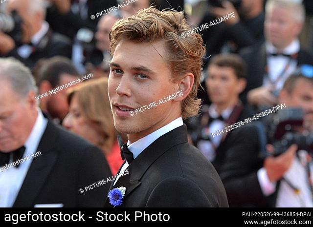 25 May 2022, France, Cannes: Austin Butler attends the screening of ""Elvis"" during the 75th annual Cannes film festival at Palais des Festival
