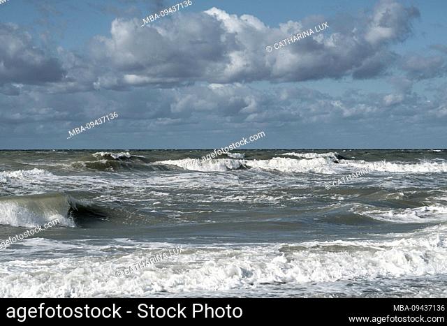 Baltic Sea, Fischland, Darß, storm surge, waves and clouds