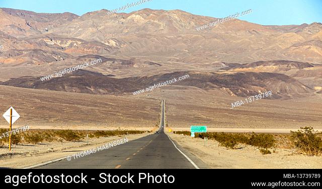 On the road to Death Valley, California, USA