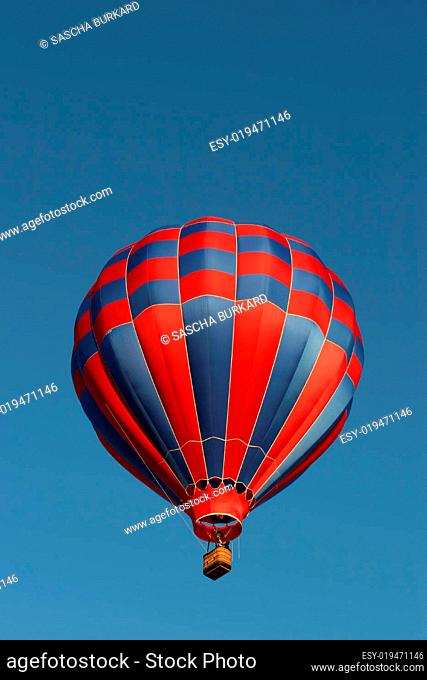 red and blue hot air balloon