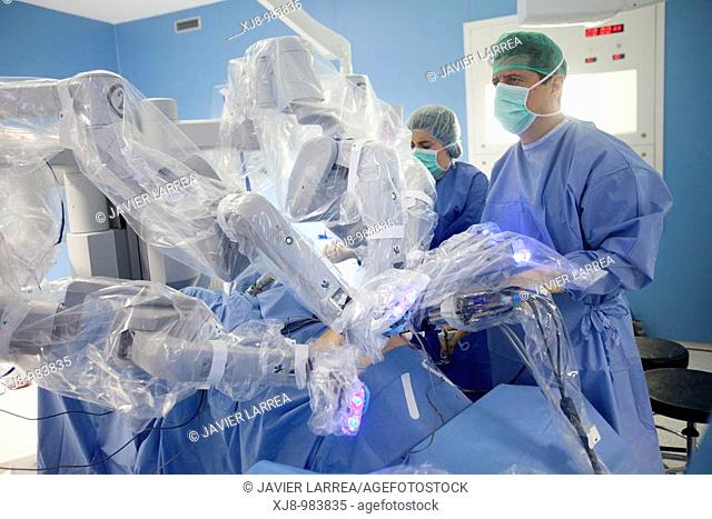 Operating room, prostate cancer robotic surgery, Da Vinci surgical robot, urology. Hospital Policlinica Gipuzkoa, San Sebastian, Donostia, Euskadi, Spain