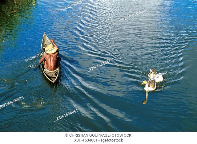 dugout canoe on the Canal des Pangalanes, Mananjara on the East Coast, Republic of Madagascar, Indian Ocean