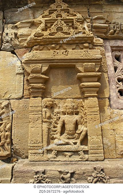 Suppanakhi or Shurpnakha approaching her brother, Ravana. A scene from Ramayana carved on the southern wall, Papanatha temple, Pattadakal temple complex
