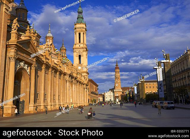 Zaragoza, Basilica del Pilar, La Seo Cathedral, Basilica del Pilar Square, Zaragoza, Aragon, Spain, Europe