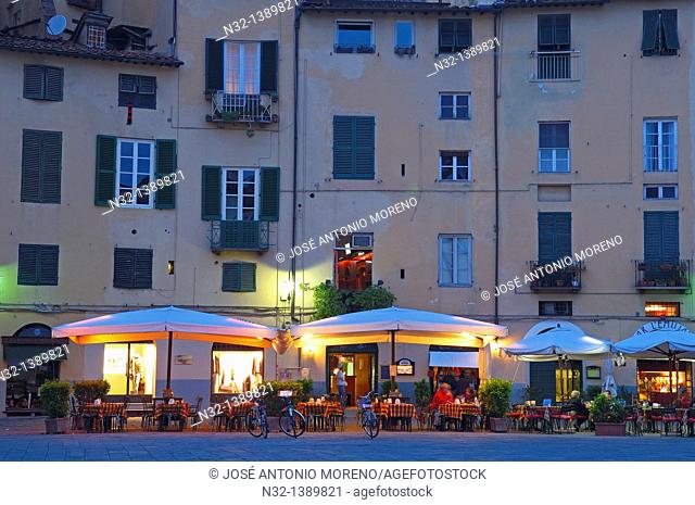 Lucca, Anfiteatro square at Dusk, Piazza Anfiteatro, Tuscany, Italy