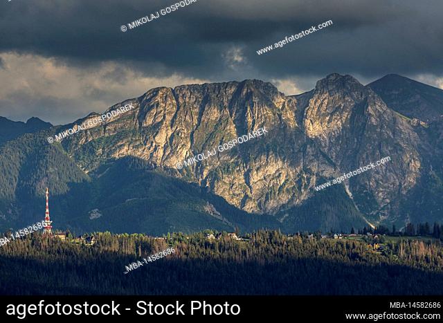 Europe, Poland, Lesser Poland, Tatra Mountains, Giewont, view from Bachledowka