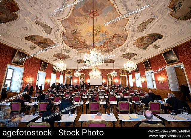 26 September 2022, Hessen, Fulda: The bishops sit in the Fürstensaal of the Fulda City Palace at the start of the fall plenary session of the German Bishops'...