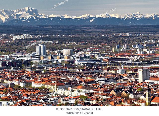 München bei Föhn mit Alpenpanorama
