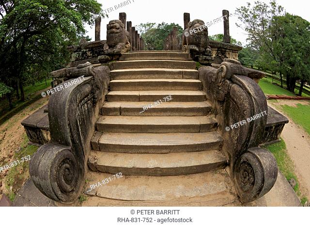 Entrance steps with lions, Council Chamber of King Nissankamalla, UNESCO World Heritage Site, Polonnaruwa, Sri Lanka, Asia