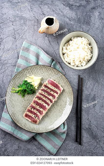 Tuna Tataki with Rice and Wakame