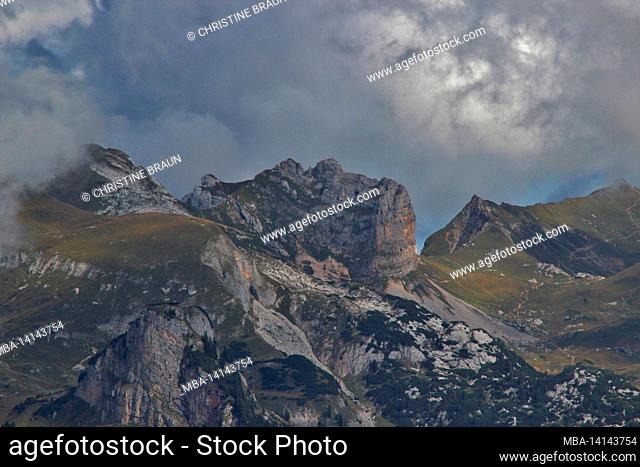 in the middle the rosskopf, 2246 m, on the far right in the picture the rofanspitze (2259m) in the rofan, weather change, cloud mood, rofan mountains, tyrol