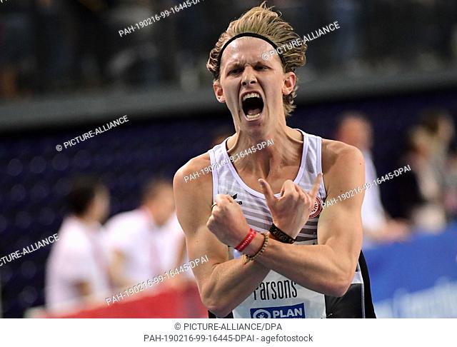 16 February 2019, Saxony, Leipzig: Athletics, German Indoor Championships in the Arena Leipzig: 3000 meters, Men, Final: Sam Parsons is happy about his victory