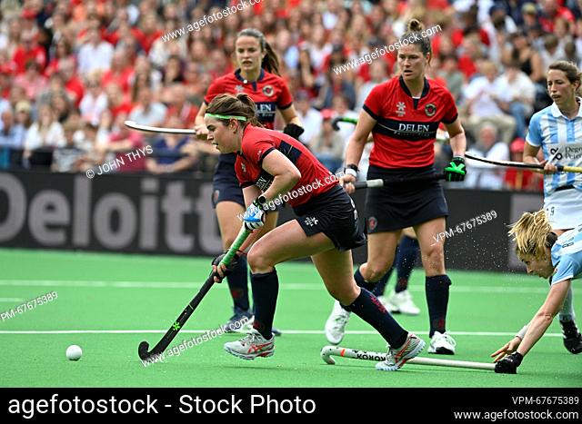 Dragons' Laura Barden fights for the ball during a hockey game between KHC Dragons and Gantoise, Sunday 21 May 2023 in Brasschaat