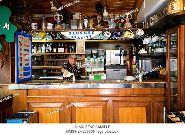 Italy, Campania, Amalfi Coast, listed as World Heritage by UNESCO, Positano, La Zagara piano bar tea room, glass of limoncello local alcohol made with lemon