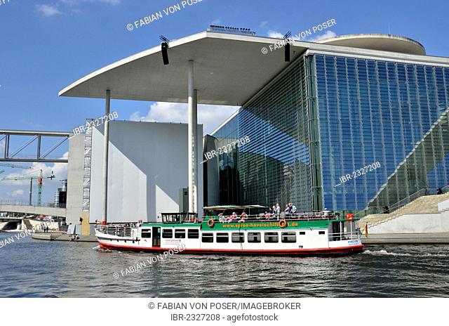 Excursion boat in front of the Marie-Elisabeth-Lueders-Building and the Paul-Loebe-Building, Reichstagsufer, bank of the Reichstag, Spreebogen