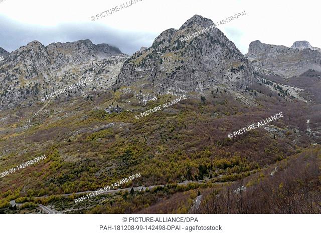 27 October 2018, Albania, Malësia e Madhe: The region in Malësia e Madhe in the Albanian Alps. Photo: Peter Endig/dpa-Zentralbild/ZB