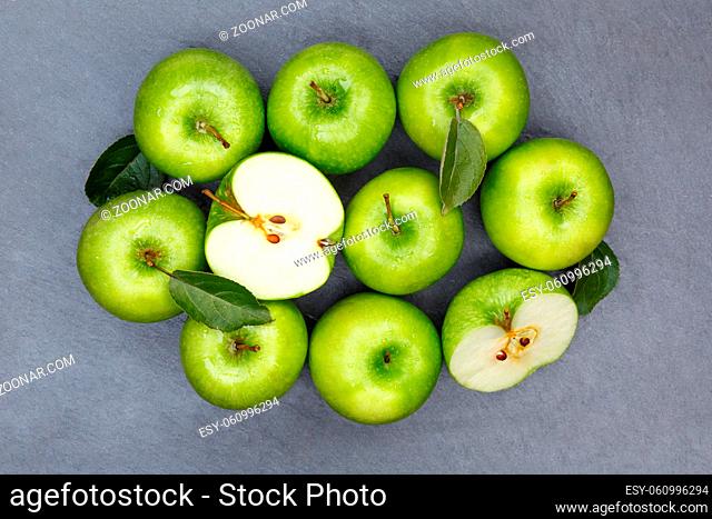 Äpfel Apfel grün Obst Schiefertafel Frucht Früchte von oben Aufsicht