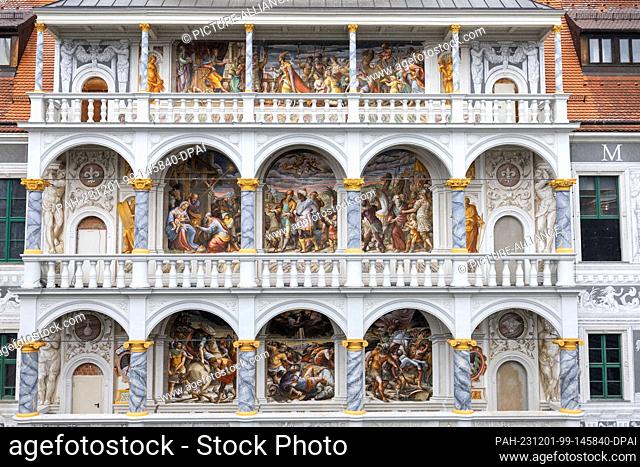 01 December 2023, Saxony, Dresden: View of the restored four-storey balcony of the Dresden Residenzschloss. After seven years