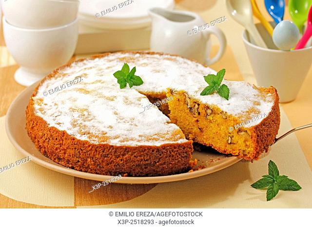 Carrots and walnuts cake