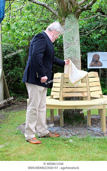 Former Welsh guardsman Simon Weston OBE unveils a commemorative round tree bench at Snowdon Lodge to mark the 80th anniversary of T.E Lawrence's death