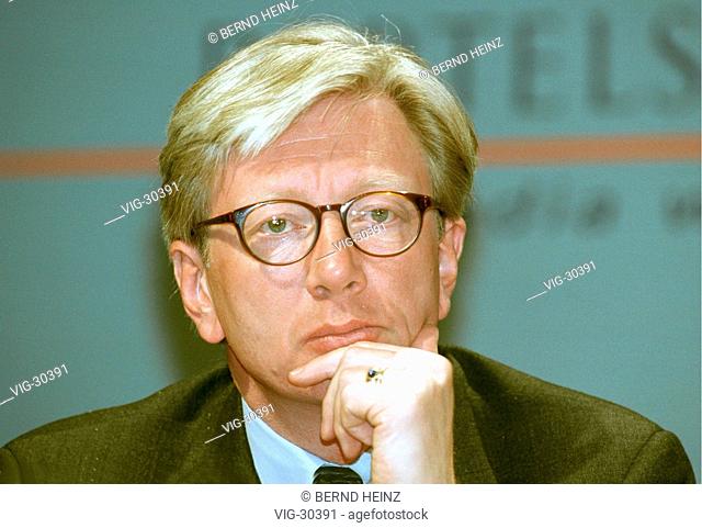 Gunter Thielen, member of the board of management of the Bertelsmann AG, during a balance press conference. - BERLIN, GERMANY, 25/03/2003