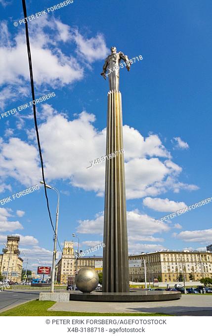 Monument to Yuri Gagarin, from 1980, Ploshchad Gagarina, Gagarinsky district, Leninsky Prospekt, Moscow, Russia