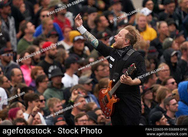 05 June 2022, Rhineland-Palatinate, Nürburg: Zach Myers, lead guitarist of the American rock band Shinedown, performs on the main stage of the open-air rock...