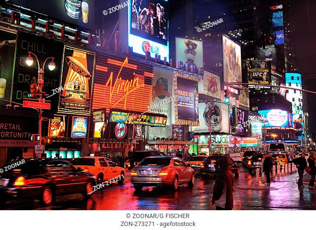 Abends am Broadway, Manhattan, New York, USA / Evening time at the Broadway, Manhattan, New York, USA