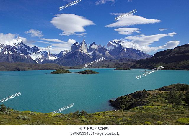 Cuernos del Paine and Lago Pehoe, Chile, Patagonia, Torres del Paine National Park
