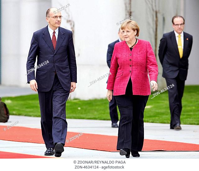Berlin, 30. April 2013. Begruessung des Ministerpräsident der Italienischen Republik, Enrico Letta, mit militaerischen Ehren durch Bundeskanzlerin Angela Merkel...