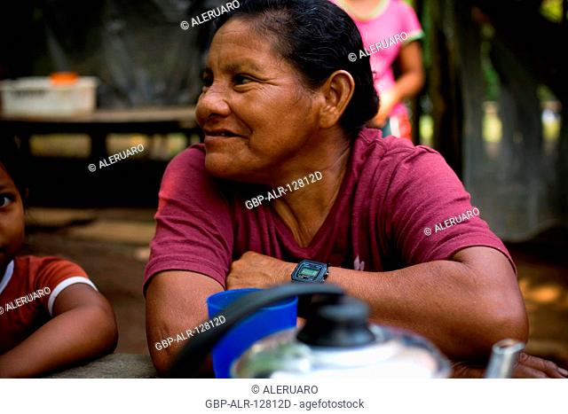 Person, Woman, Terra Preta Community, Cuieiras River, Amazônia, Manaus, Amazonas, Brazil