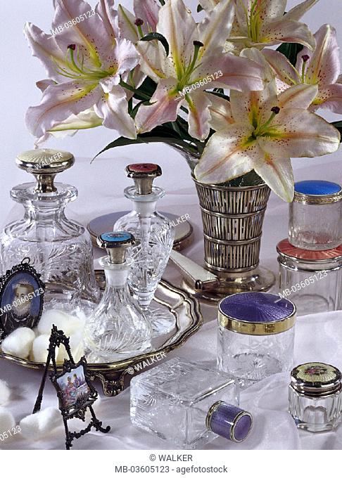 Collectibles, glass receptacles, flasks
