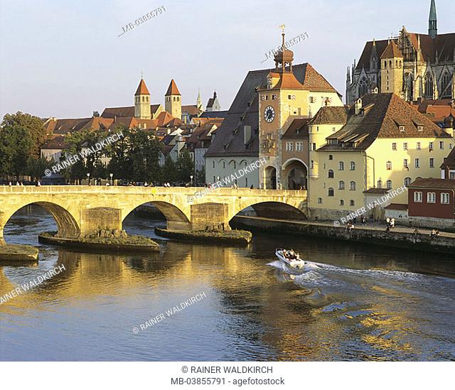 Germany, Bavaria, Regensburg, city-opinion, stone bridge, river Danube Southern Germany waiter-palatinate city district, historically, sight, bridge-tower