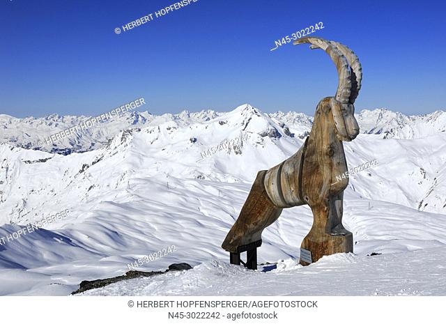 Sculpture of a wooden Ibex at the top of Pointe de La Masse, Haute Savoie, Trois Vallees, Three Valleys, Ski Resort, France, Europe