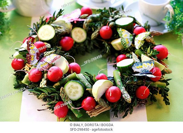 Easter wreath of box and vegetables