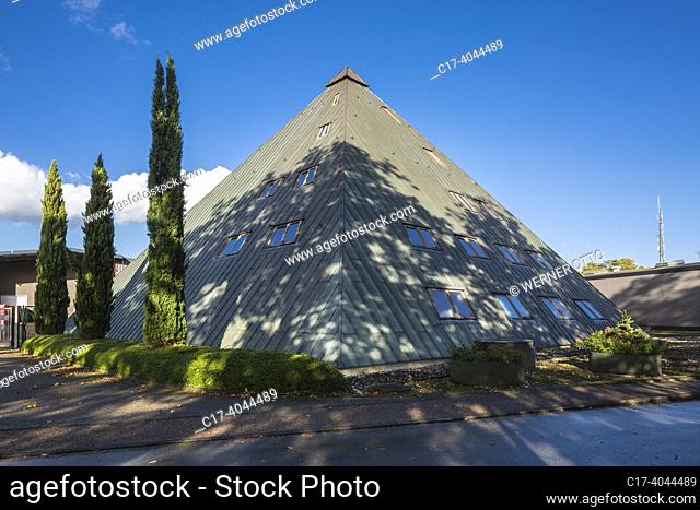 Stadtlohn, Germany, Stadtlohn, Westmuensterland, Muensterland, Westphalia, North Rhine-Westphalia, NRW, industrial building of the Pongs company, pyramid-shaped