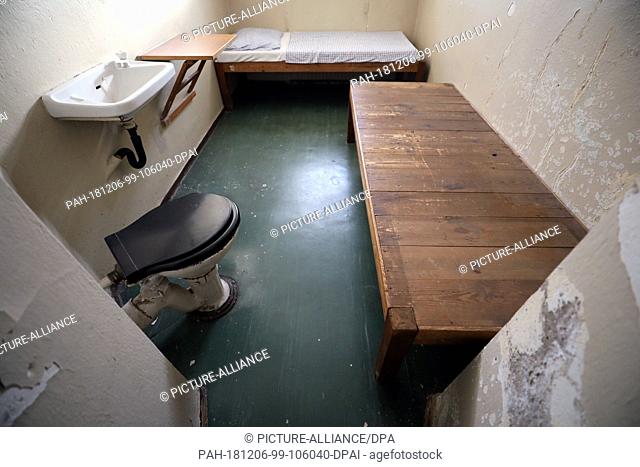 05 December 2018, Mecklenburg-Western Pomerania, Rostock: A cell in the former Stasi remand prison, until recently the seat of the documentation and memorial...