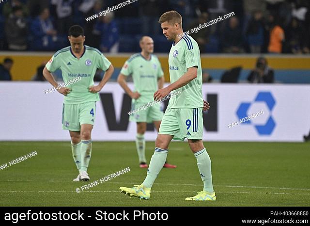 Schalke players after the end of the game, Simon TERODDE (FC Schalke 04), Mehmet Can Aydin (FC Schalke 04), disappointment, frustrated, disappointed, frustrated