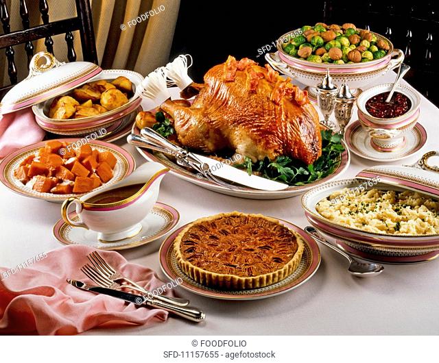 Traditional Thanksgiving dinner (USA)