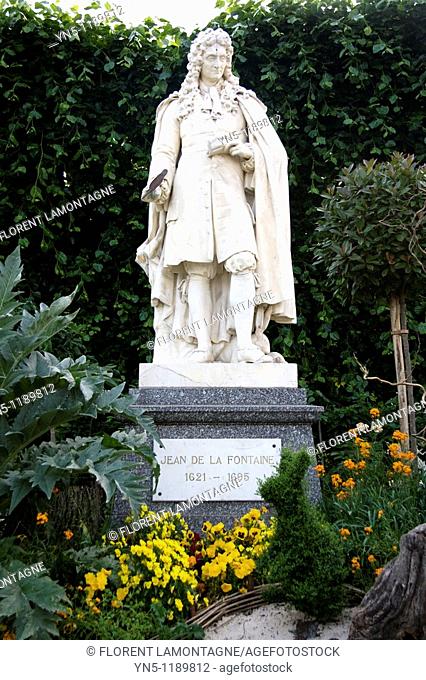 France, Picardie province, Departement of Aisne 02, Chateau Thierry   Statue of Jean de la Fontaine, famous french author, born in Chateau Thierry