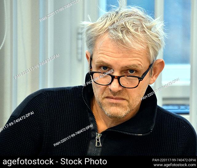 17 January 2022, Brandenburg, Potsdam: Stefan Woehrlin, architect and chairman of the Friends of the Barnim Nature Park, takes part in the press conference on...