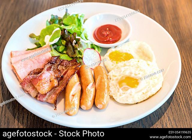 Breakfast Bacon and ham set with fried egg