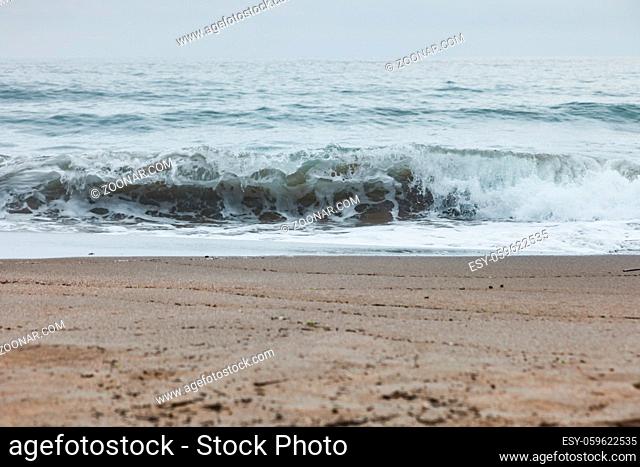Wellen in einer Bucht, Nordspanien